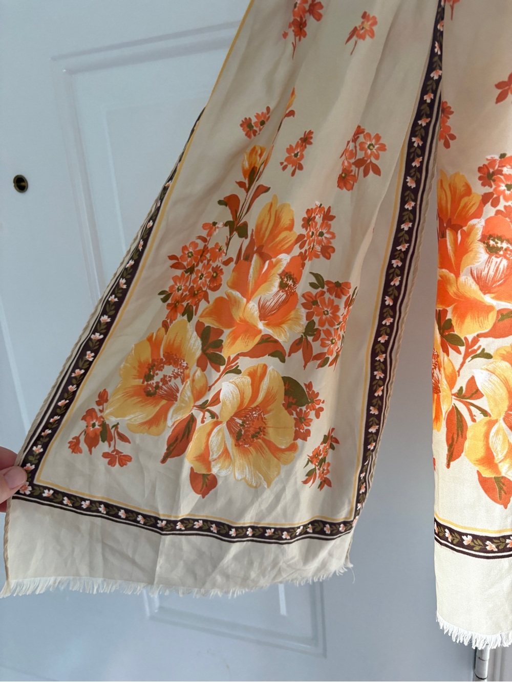 Gorgeous Fiorini Long Scarf Silky Floral Cream Orange Brown Fall Fringe - Picture 3 of 8